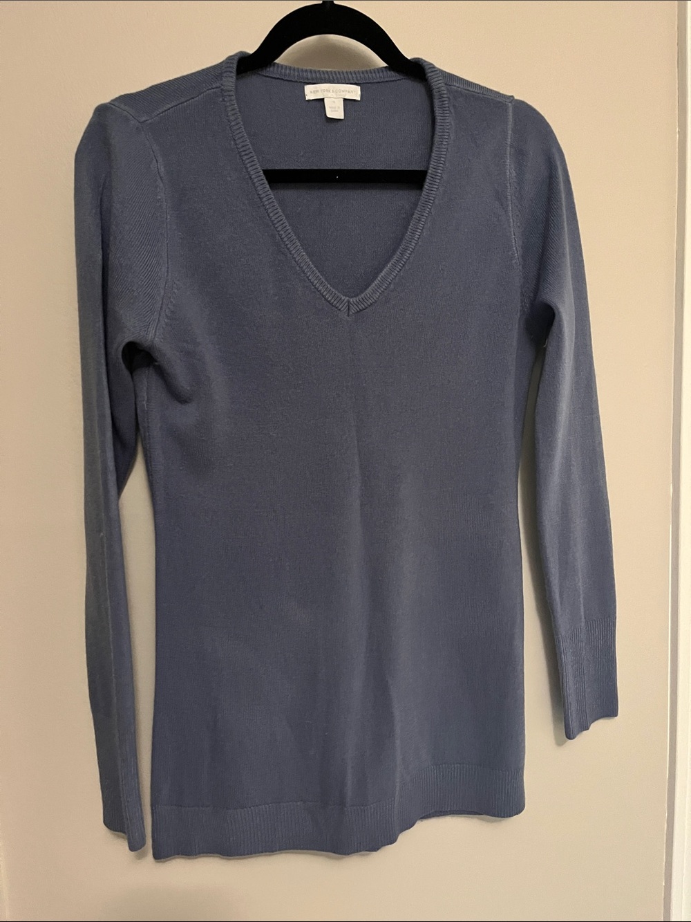 Lightweight V-Neck Long Sleeve Sweater - Dust Blue